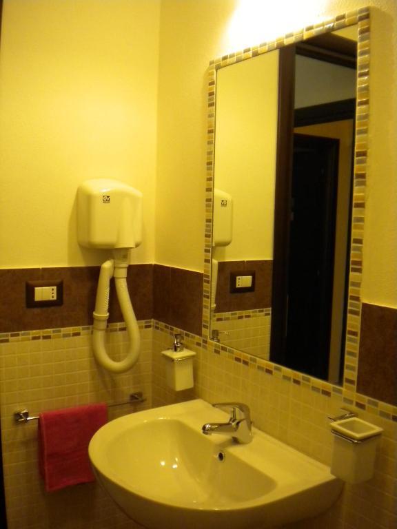 B&B La Porta Accanto Sassari Exterior foto